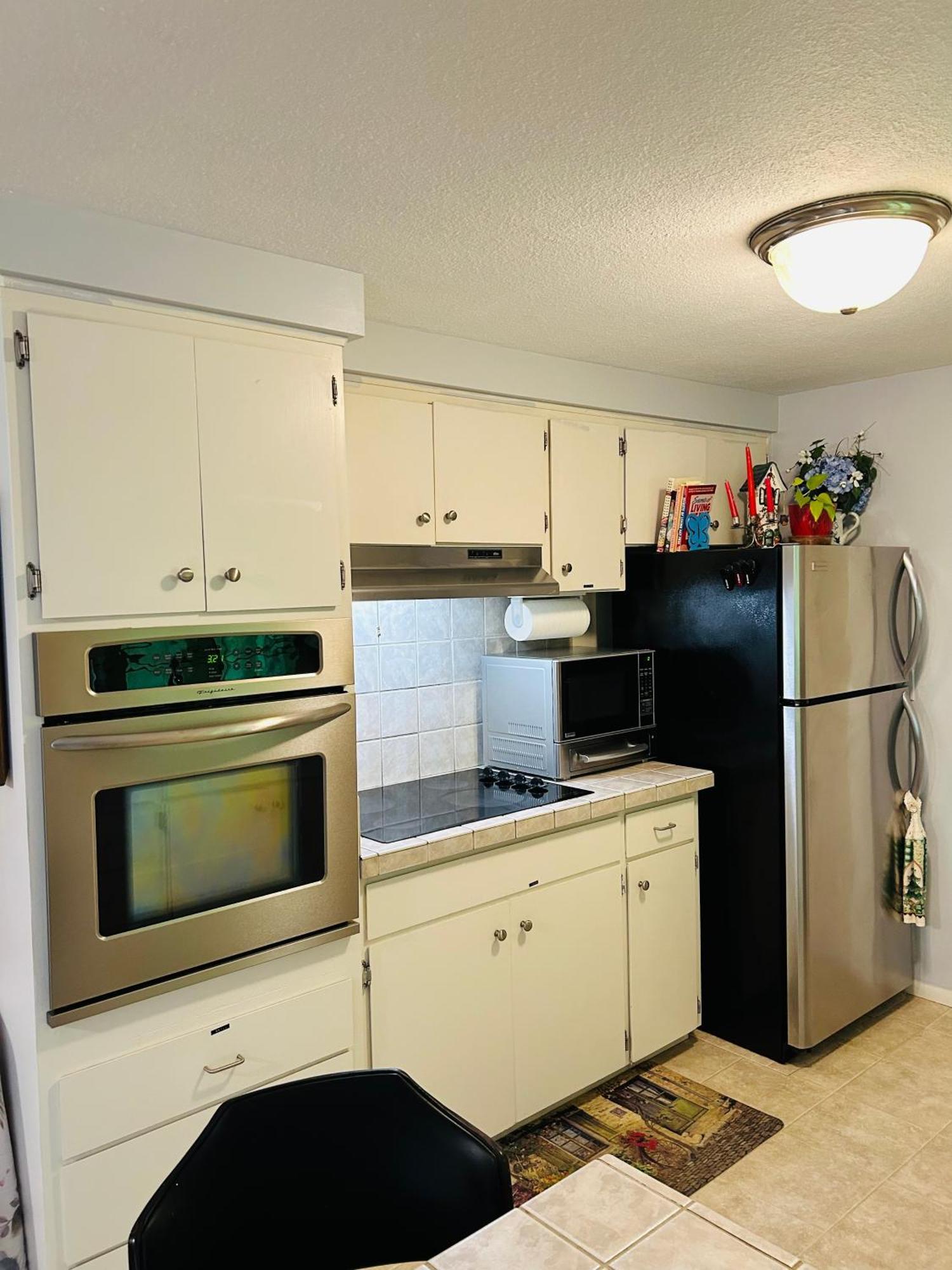 Emerald City 3 Bedroom 1 Bath Home 尤金 外观 照片