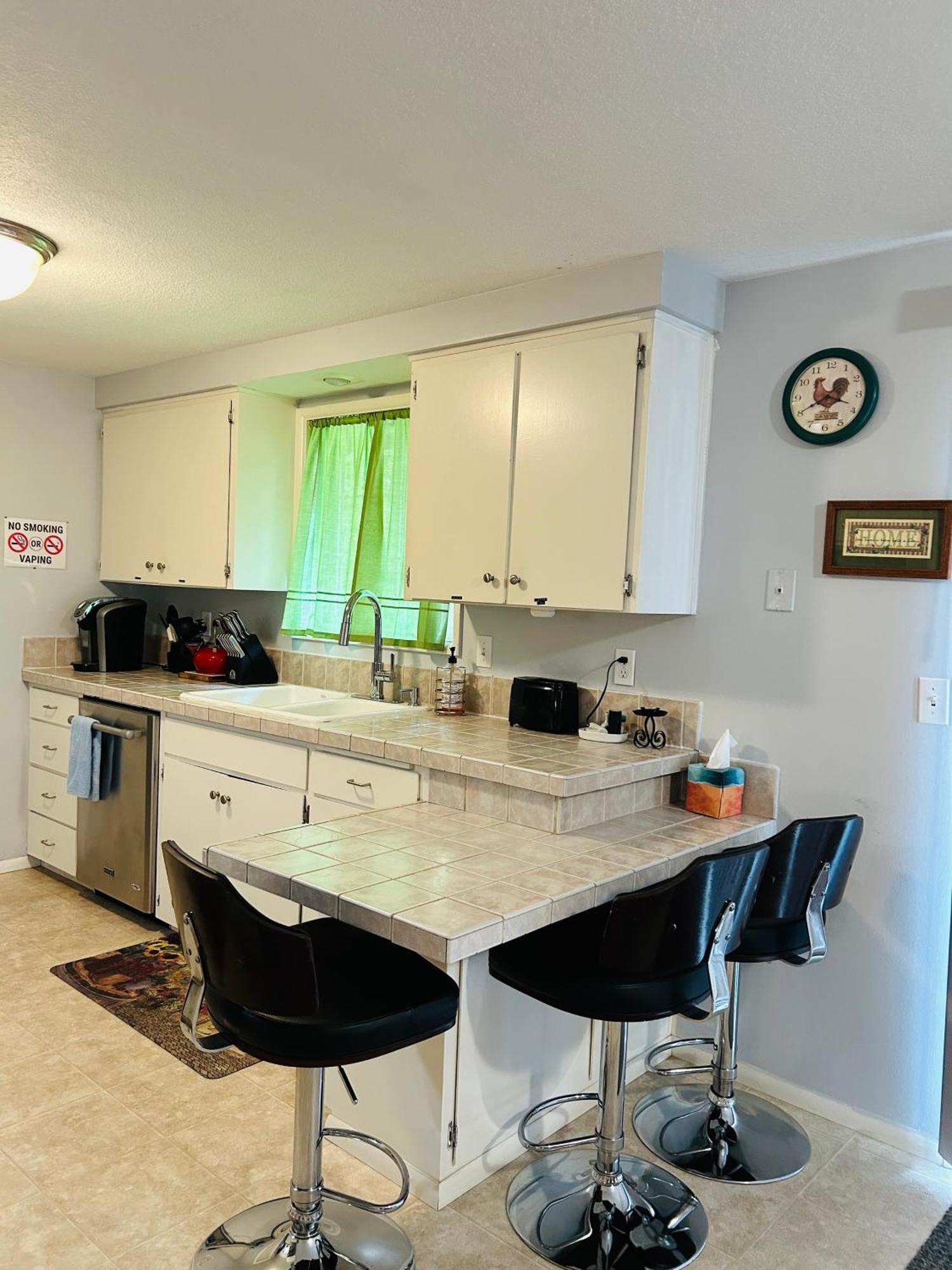 Emerald City 3 Bedroom 1 Bath Home 尤金 外观 照片
