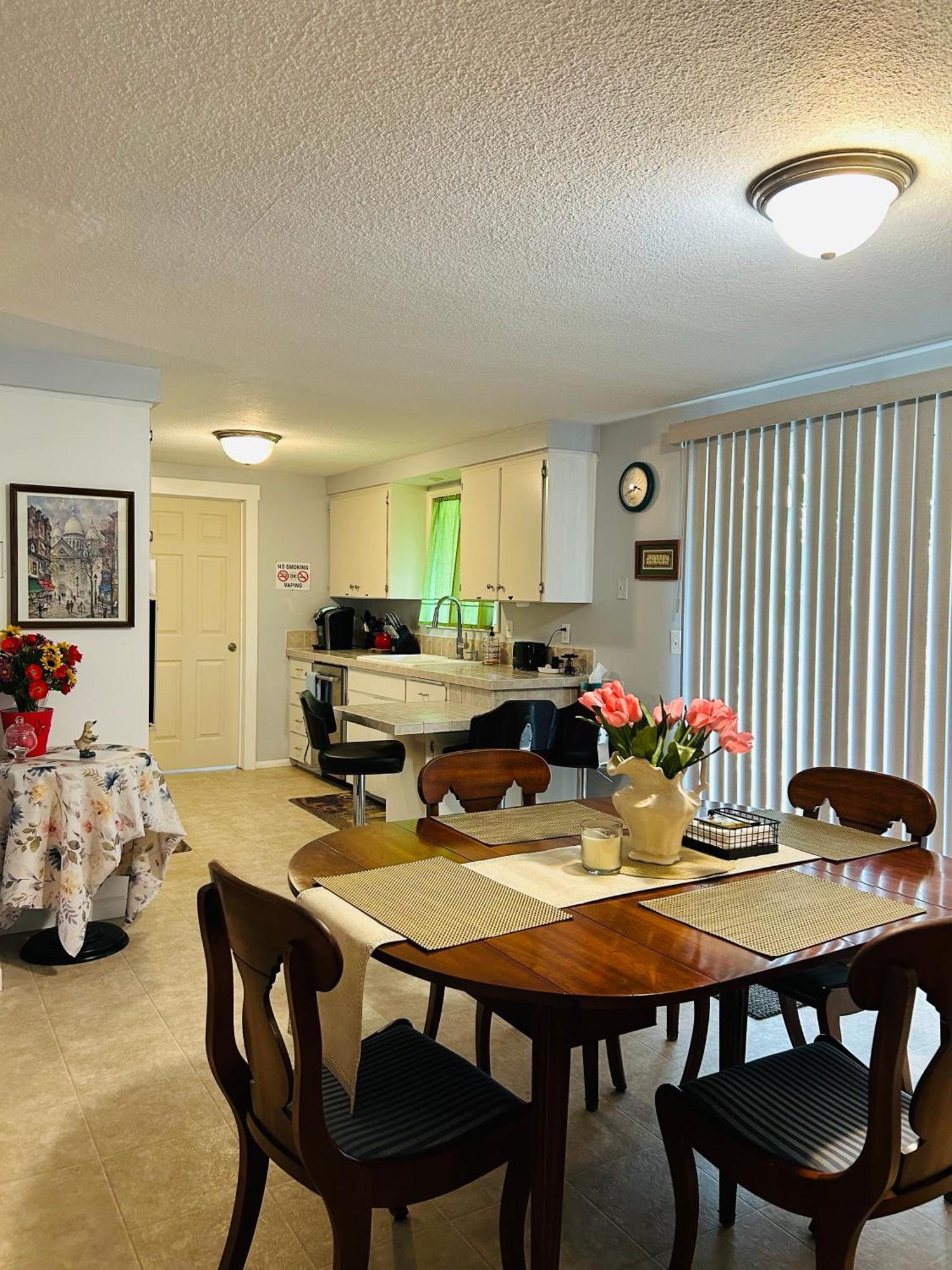 Emerald City 3 Bedroom 1 Bath Home 尤金 外观 照片