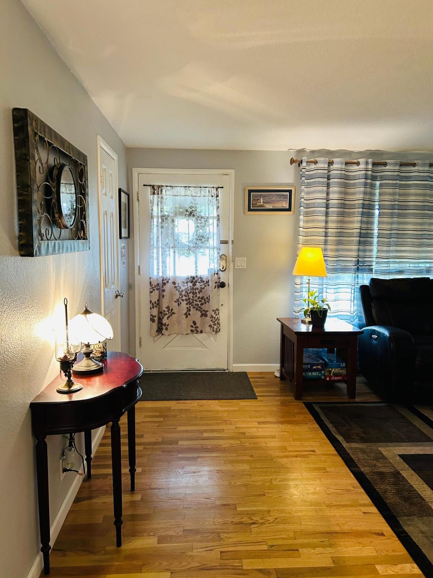 Emerald City 3 Bedroom 1 Bath Home 尤金 外观 照片