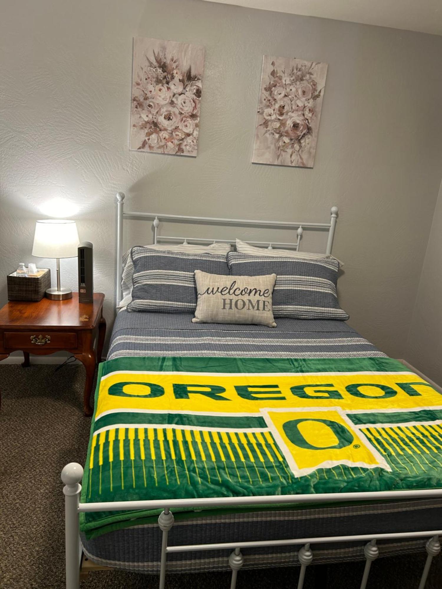 Emerald City 3 Bedroom 1 Bath Home 尤金 外观 照片