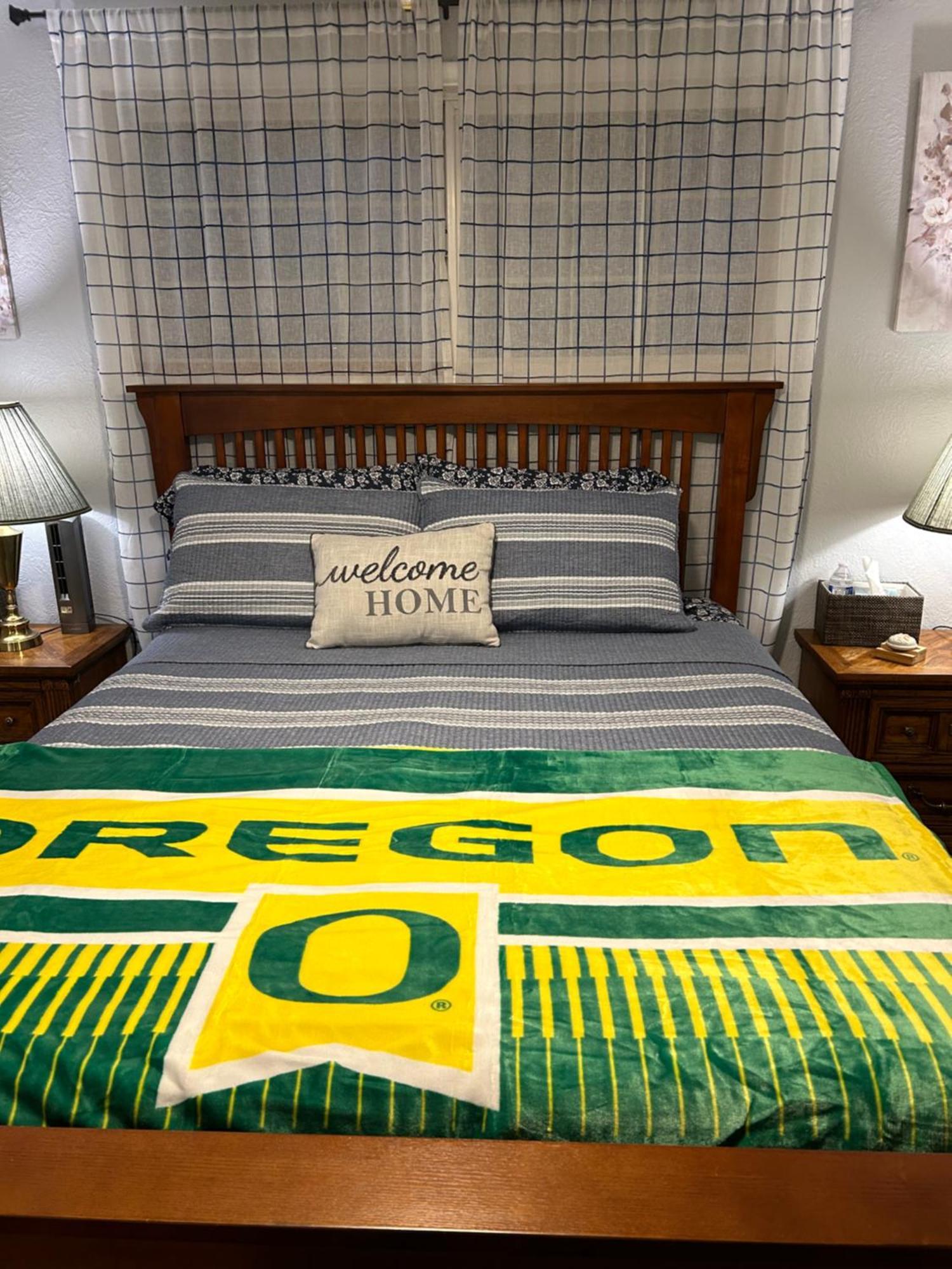 Emerald City 3 Bedroom 1 Bath Home 尤金 外观 照片