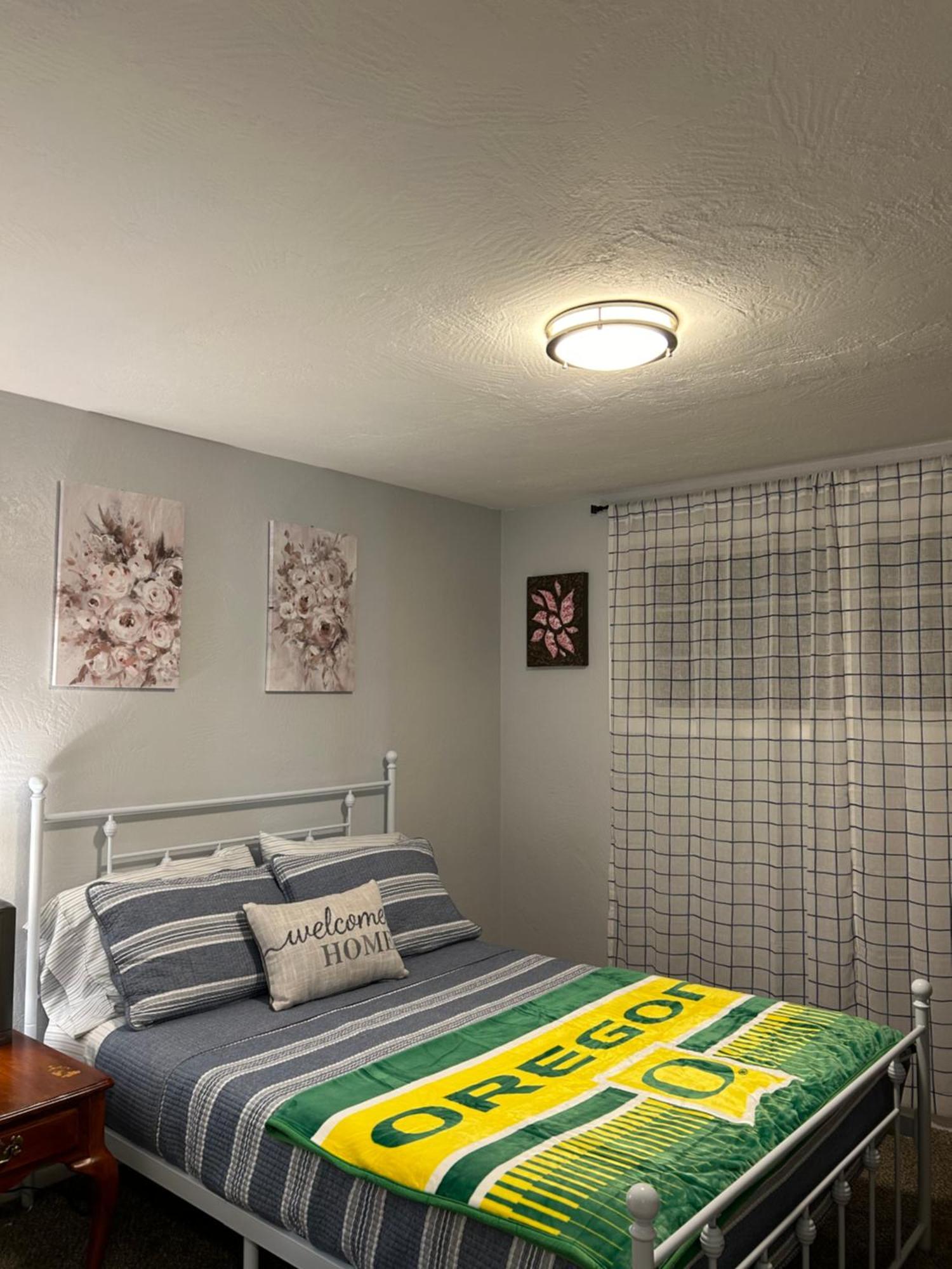 Emerald City 3 Bedroom 1 Bath Home 尤金 外观 照片