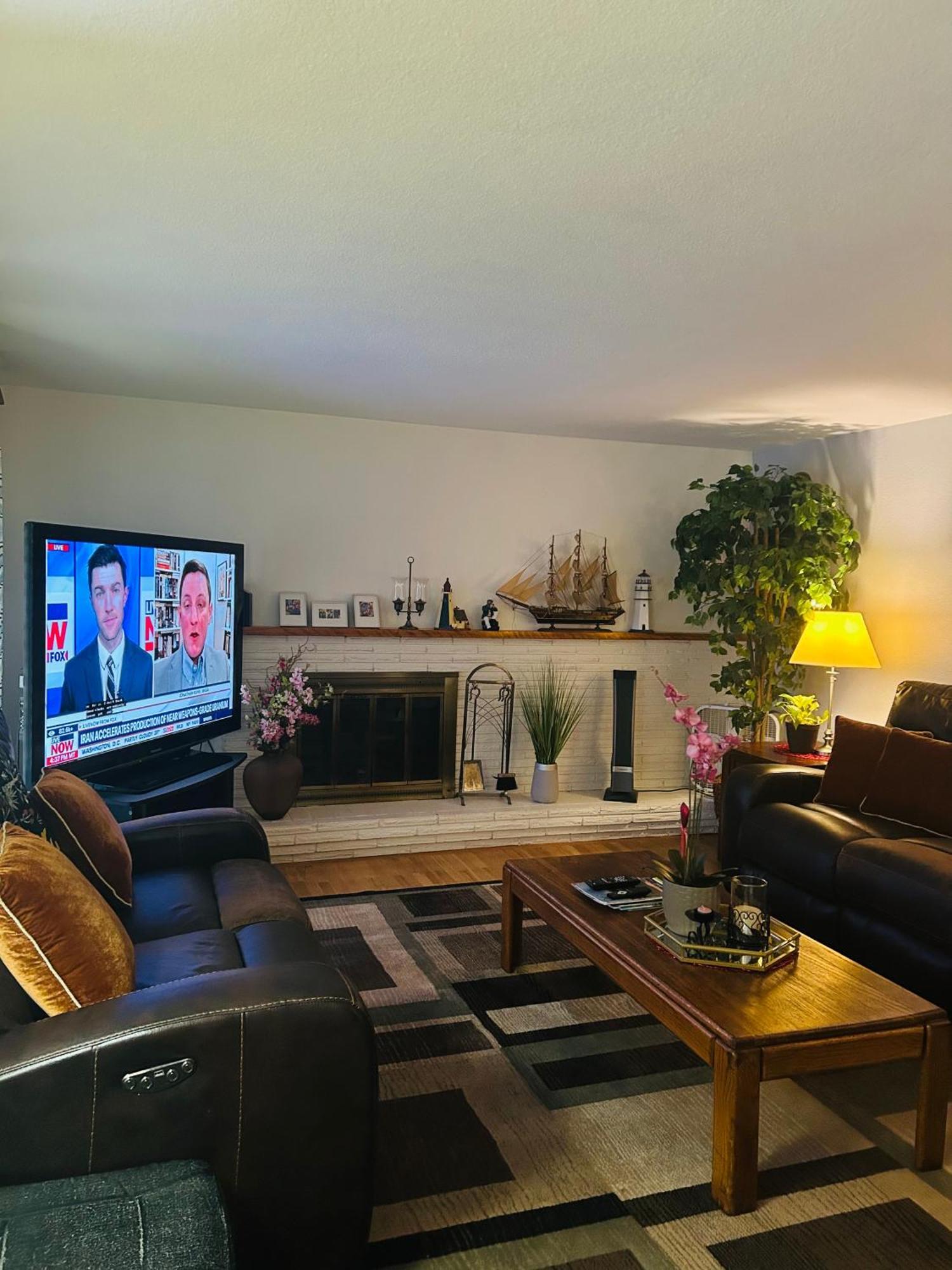 Emerald City 3 Bedroom 1 Bath Home 尤金 外观 照片
